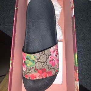 Gucci women slides